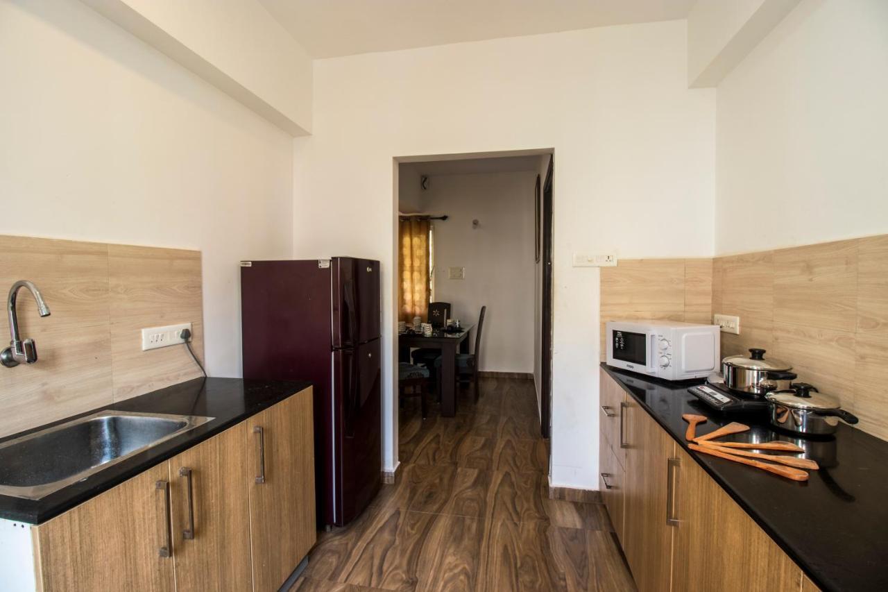 Ronnie's Studio Apartment Arpora Esterno foto